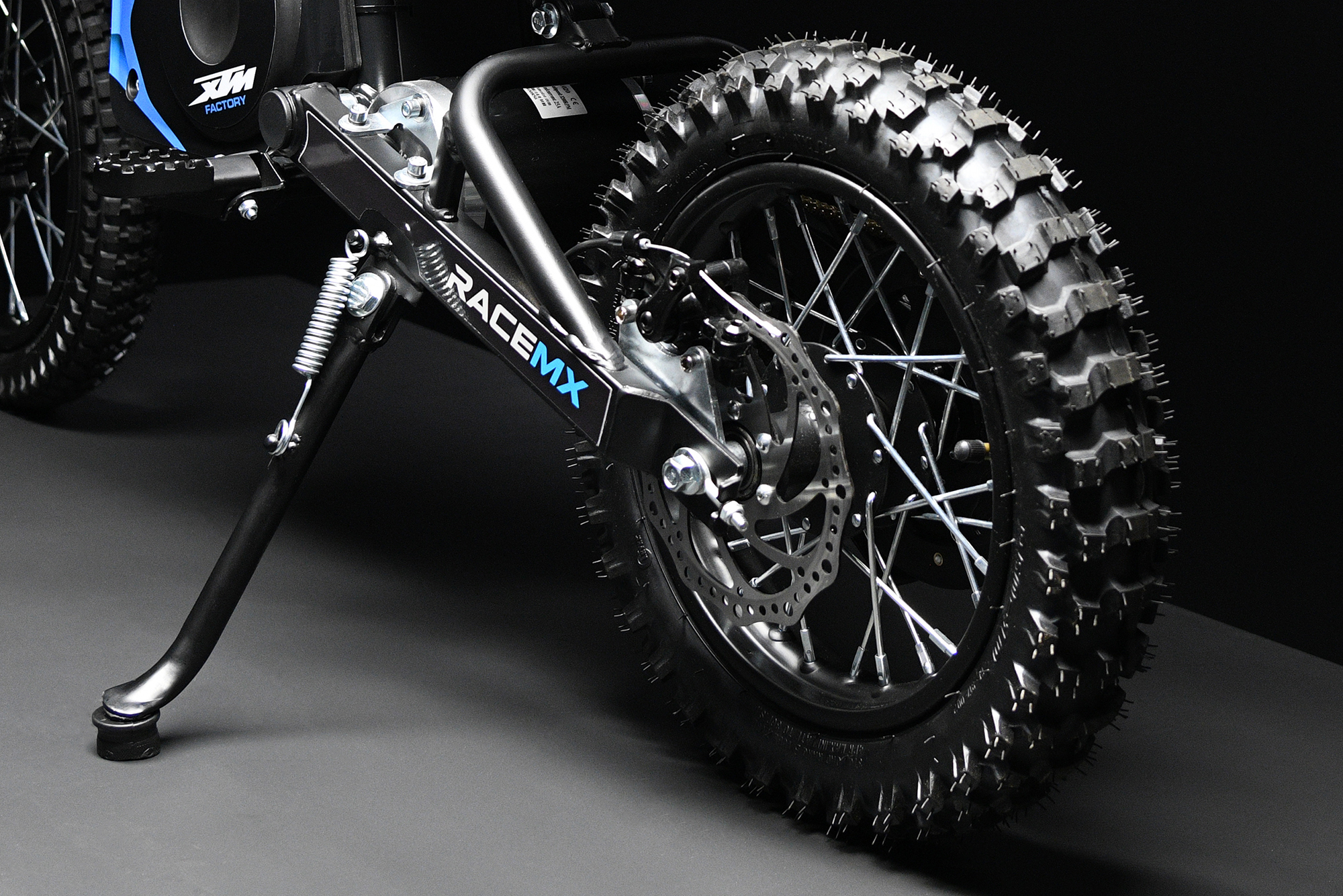 Front & Rear Disc Brakes