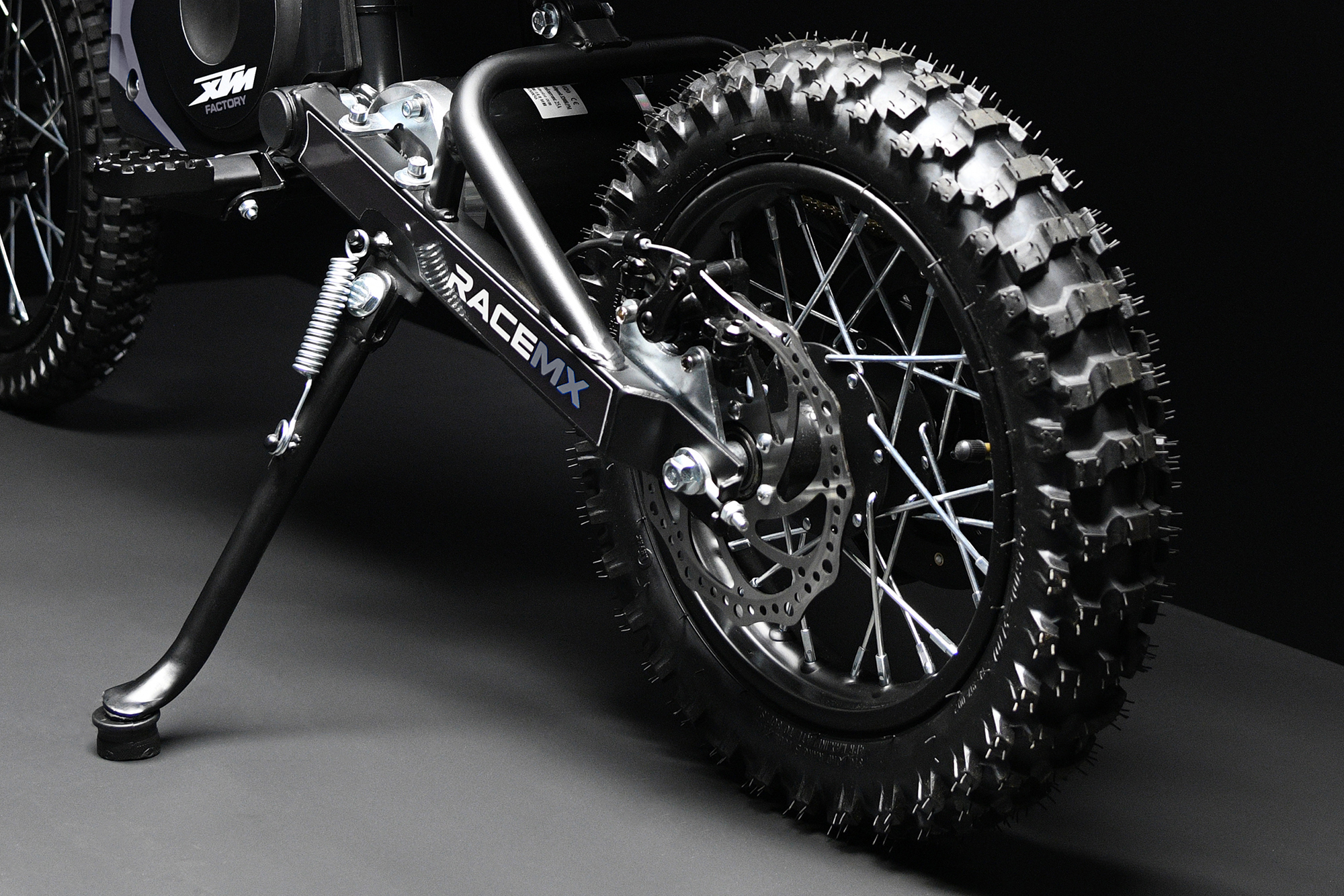 Front & Rear Disc Brakes