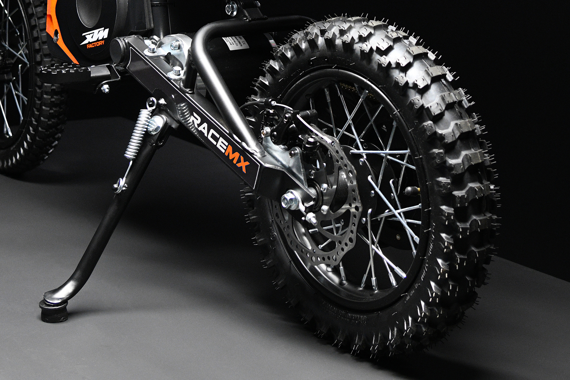 Front & Rear Disc Brakes