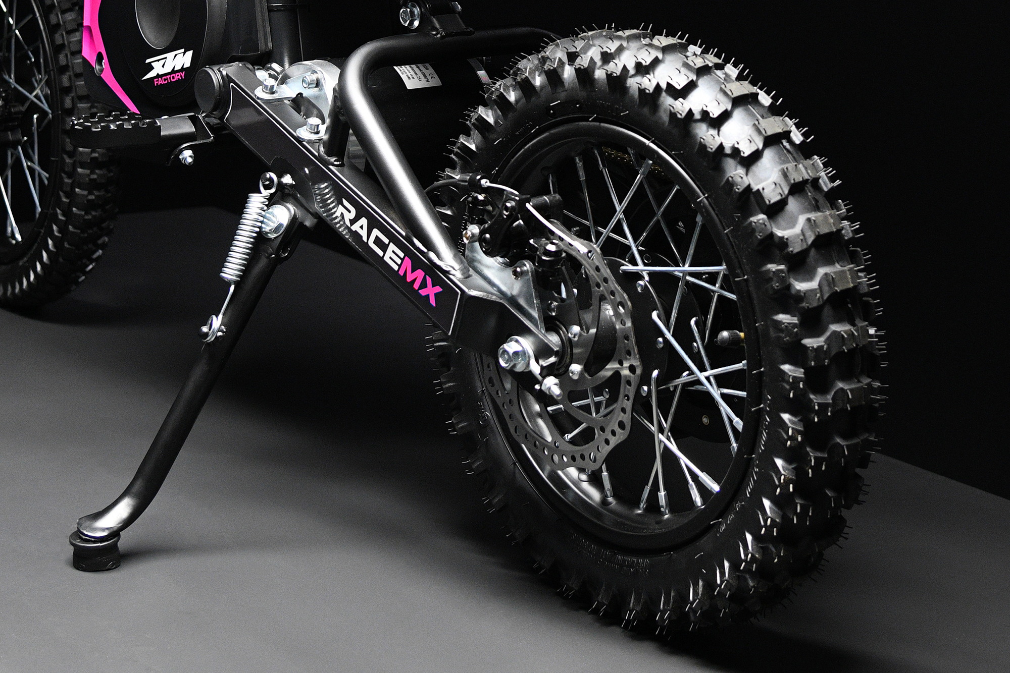 Front & Rear Disc Brakes
