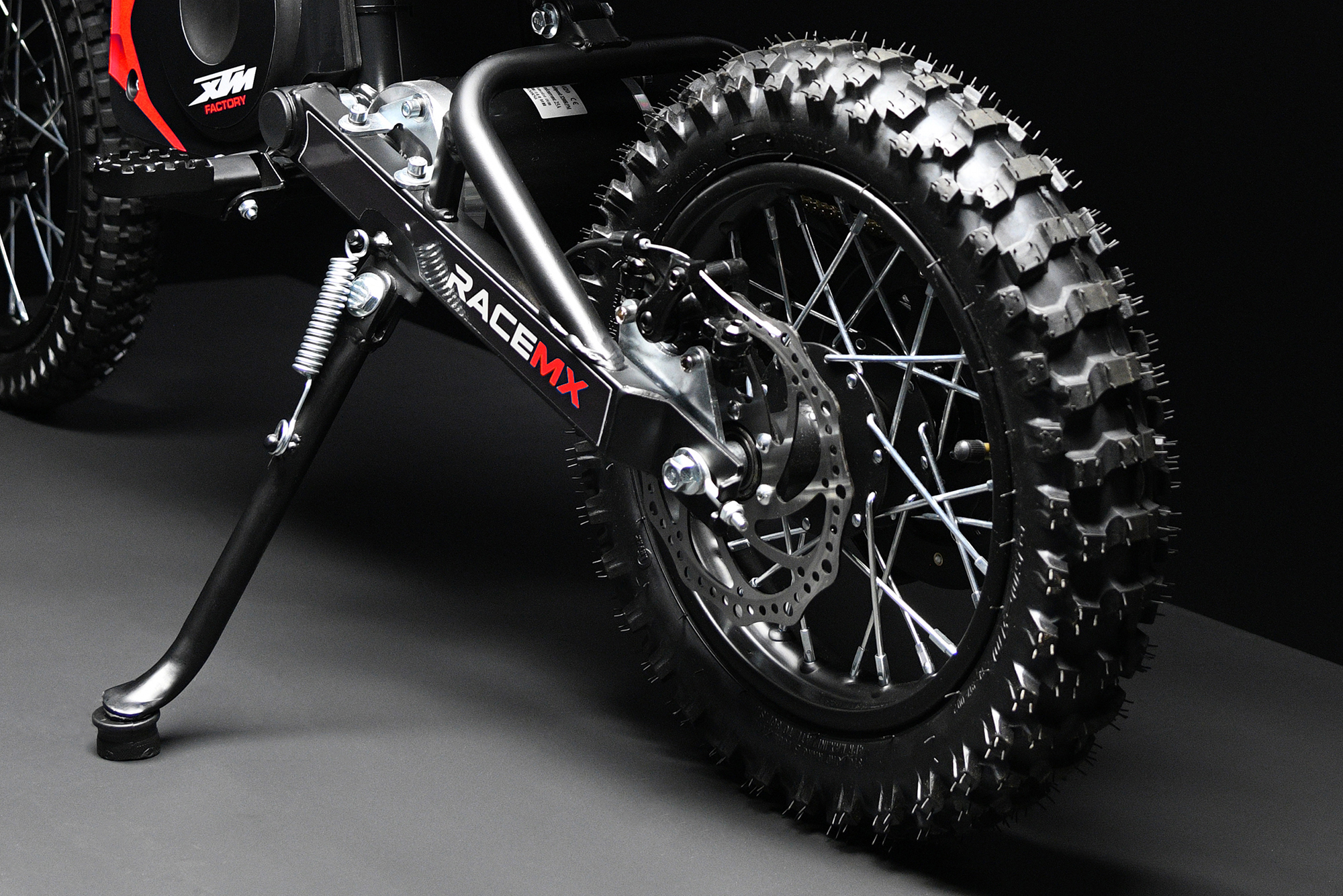 Front & Rear Disc Brakes